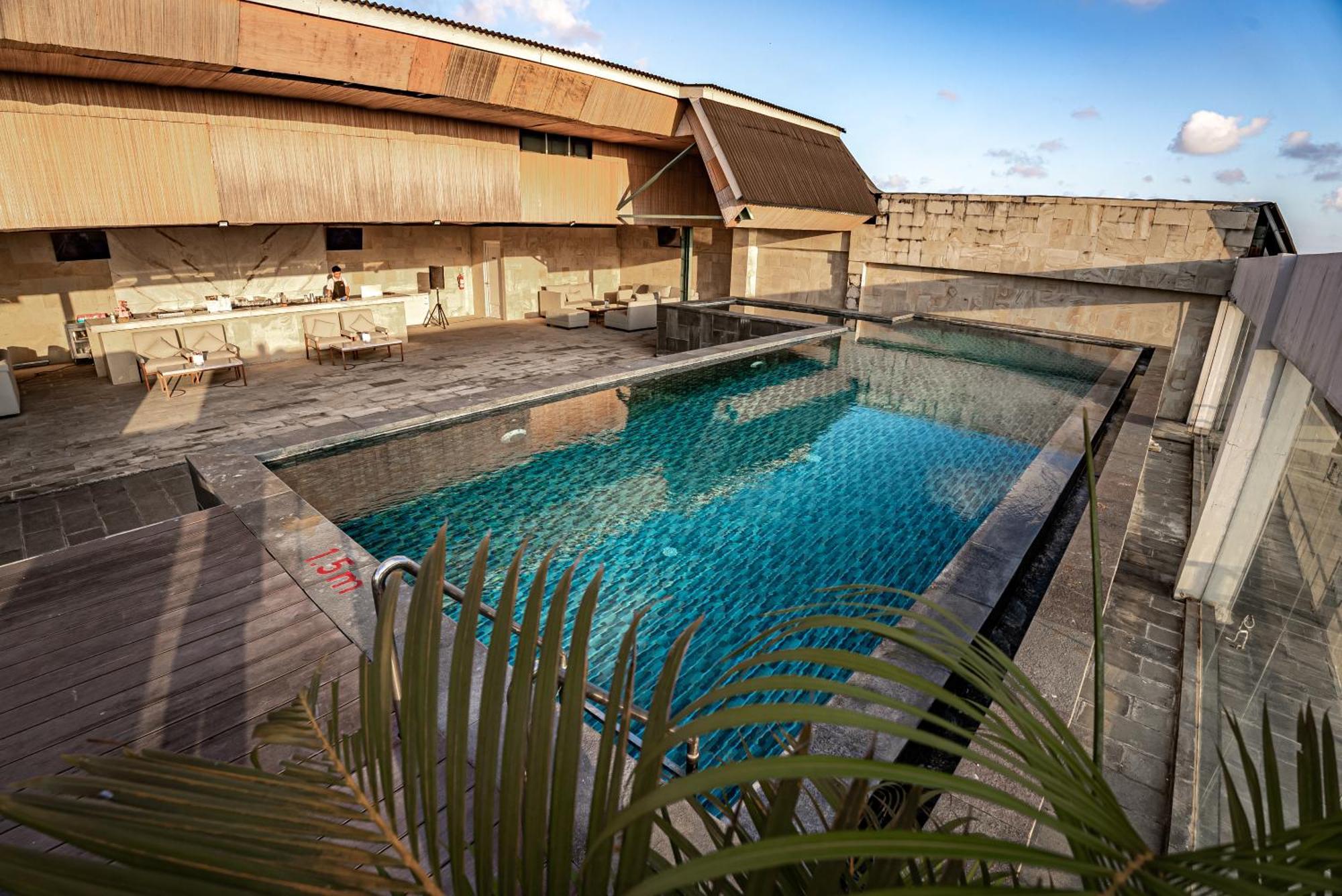 The Capital Hotel And Resort Seminyak - Chse Certified Exterior photo